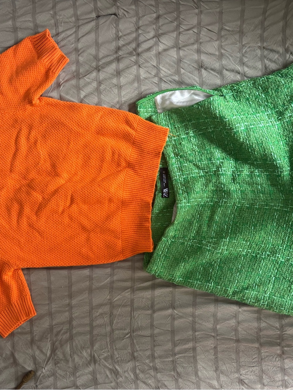 ZARA Orange Textured Crewneck Sweater - Women
ZARA GREEN SHORTS
